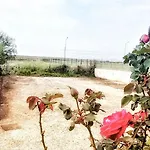 Laura בית נופש *